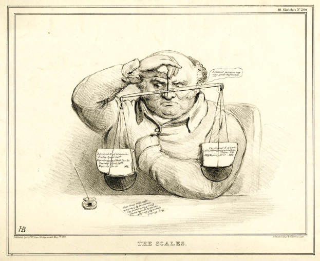 Ein Mann im Anzug sitzt an einem Tisch mit einer Waage vor sich und sieht konzentriert auf Dokumente, die mit Text und Zahlen markiert sind.