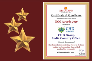 Auszeichnung für excellence für die Ngo Awards 2020, drei Sterne links, Text 'Chd Group India Country Office' rechts und Logo mit Schild und Lorbeerkranz.