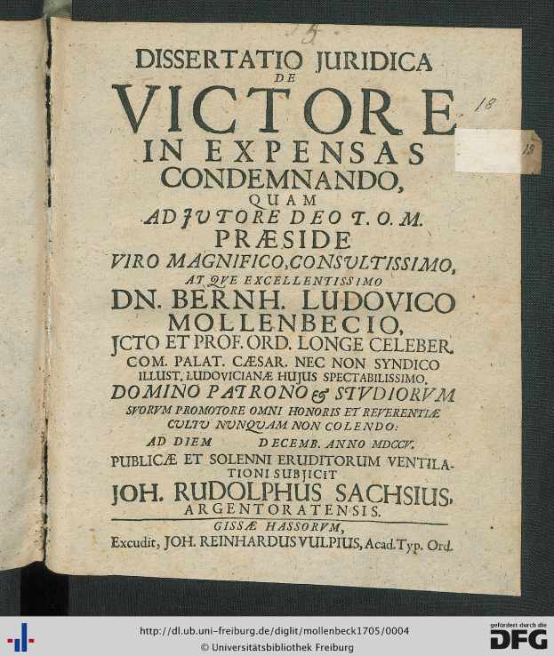 Offenes Buch mit dem Titel "Dissertation Juridica de Victore in Expensas Condemando" und sichtbarem Text, der auf rechtliche Gerichtsdokumente hindeutet.