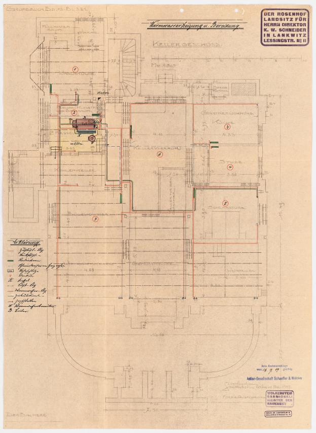 Schwarze und weiße architektonische Zeichnung des Rosenhof-Krankenhauses in Hamburg, Deutschland, die detaillierte Layout mit zahlreichen Drähten zeigt, die auf elektrische oder strukturelle Pläne hinweisen, begleitet von handschriftlichen Textanmerkungen.