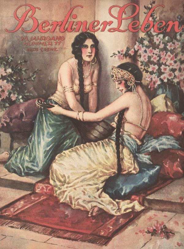 Plakat mit zwei Frauen auf einem Bett umgeben von Kissen und Blumentöpfen mit Blumen, mit der Überschrift "Berliner Leben Magazin-Cover aus Oktober 1931" oben.