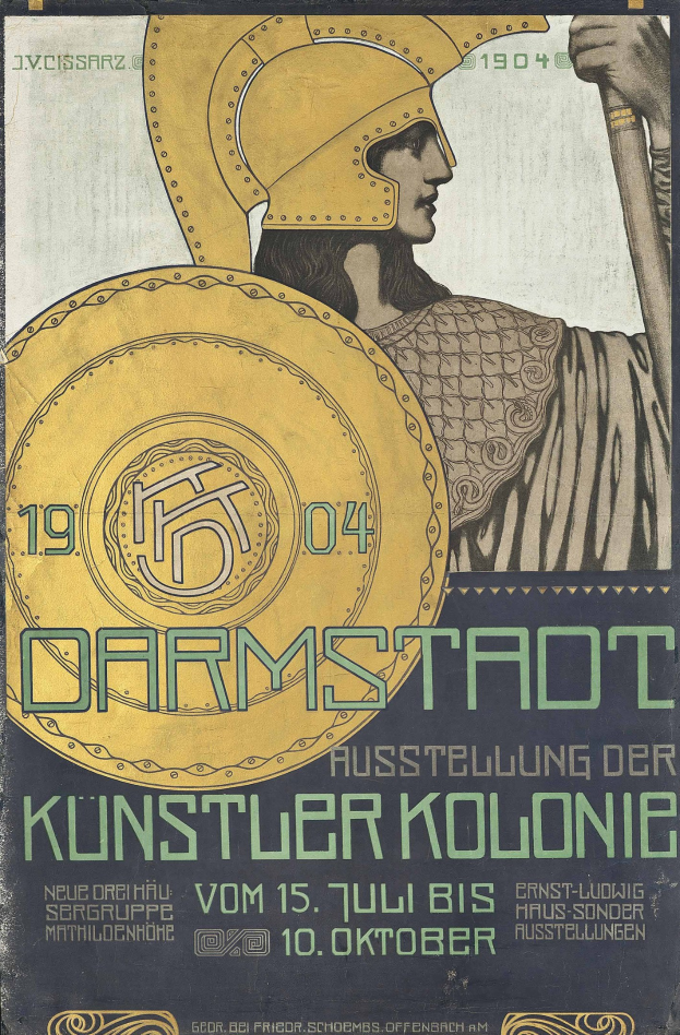 Plakat fuer ein 1904er Berlin-Konzert mit einem Helmet tragenden Figur, die ein Schild haelt, mit 'Darmstadt' und 'Kuenstler Kolonie' in fetter Schrift.